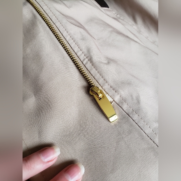 NWOT- Tan Sherlock Trench Coat- Via Spiga- small - Picture 6 of 9